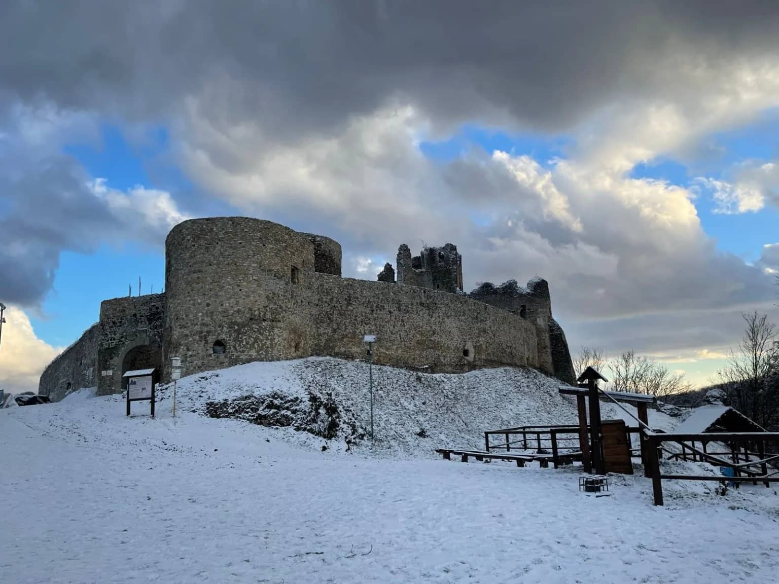 Jasenovský hrad