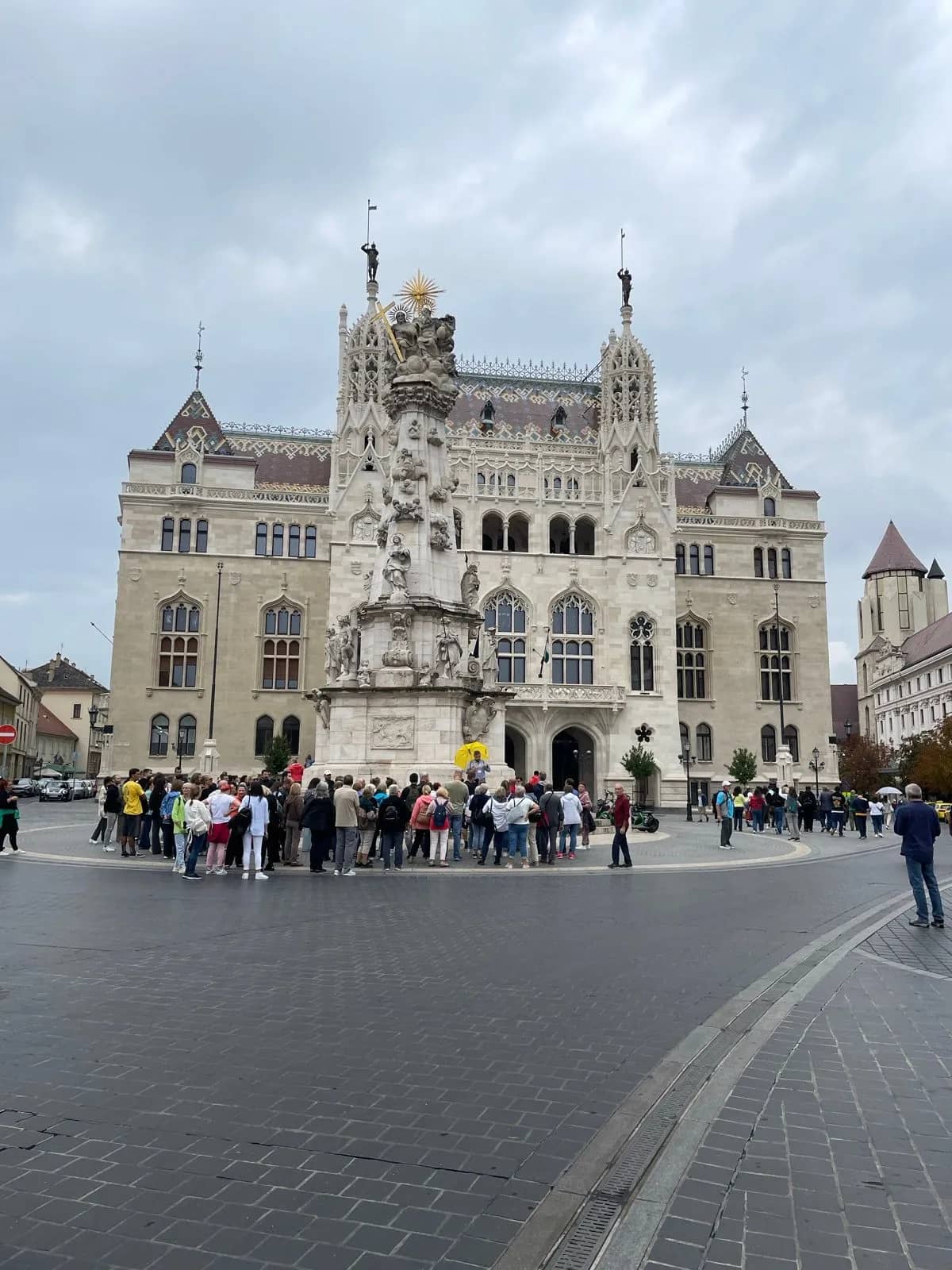 Budova pri hrade
