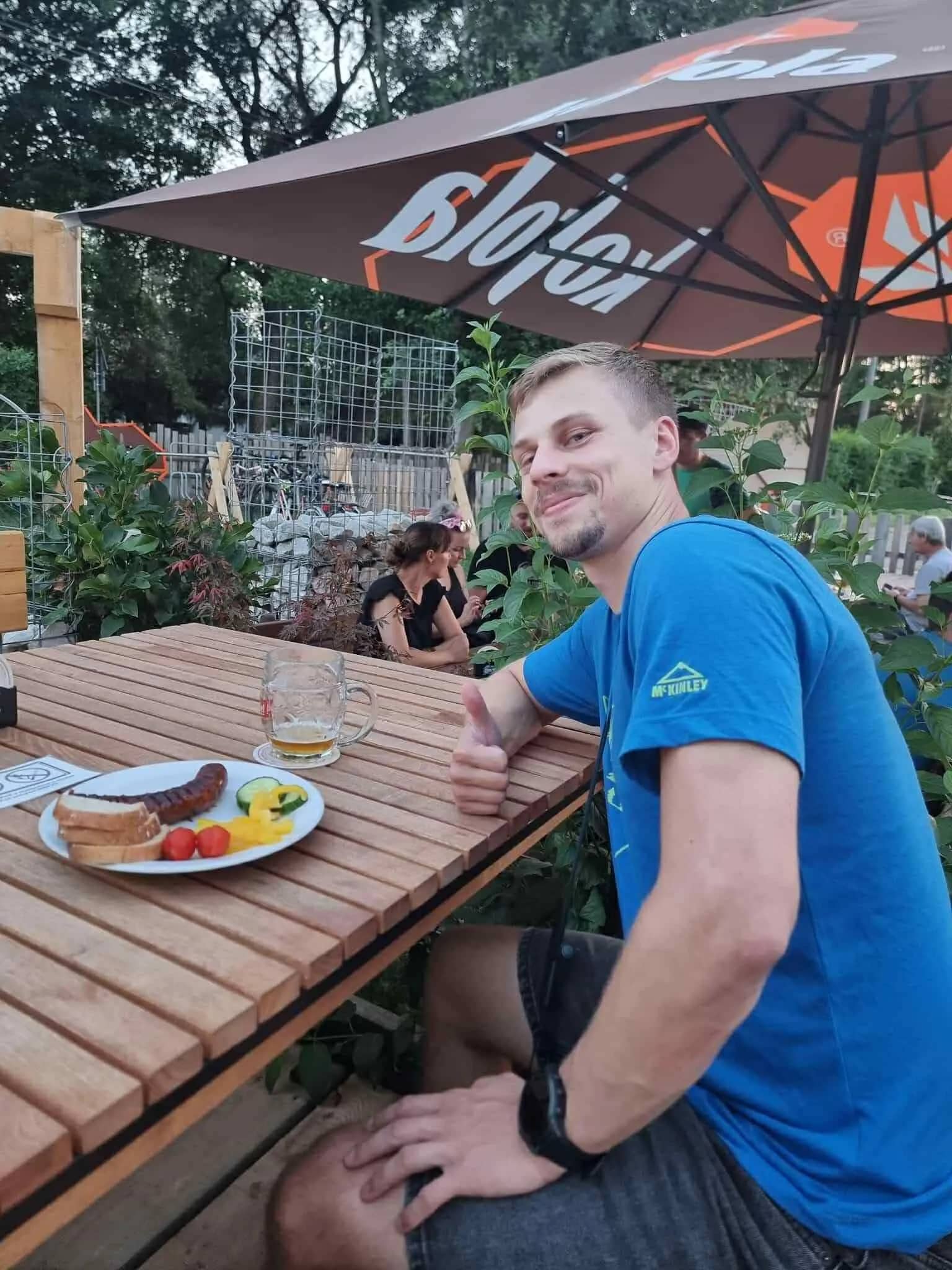 Večera v kempu