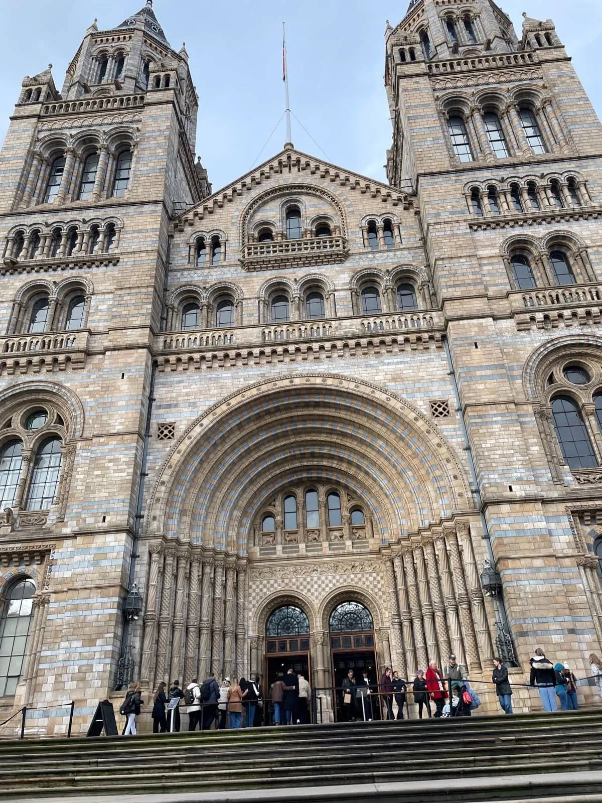 Natural History Museum, vchod