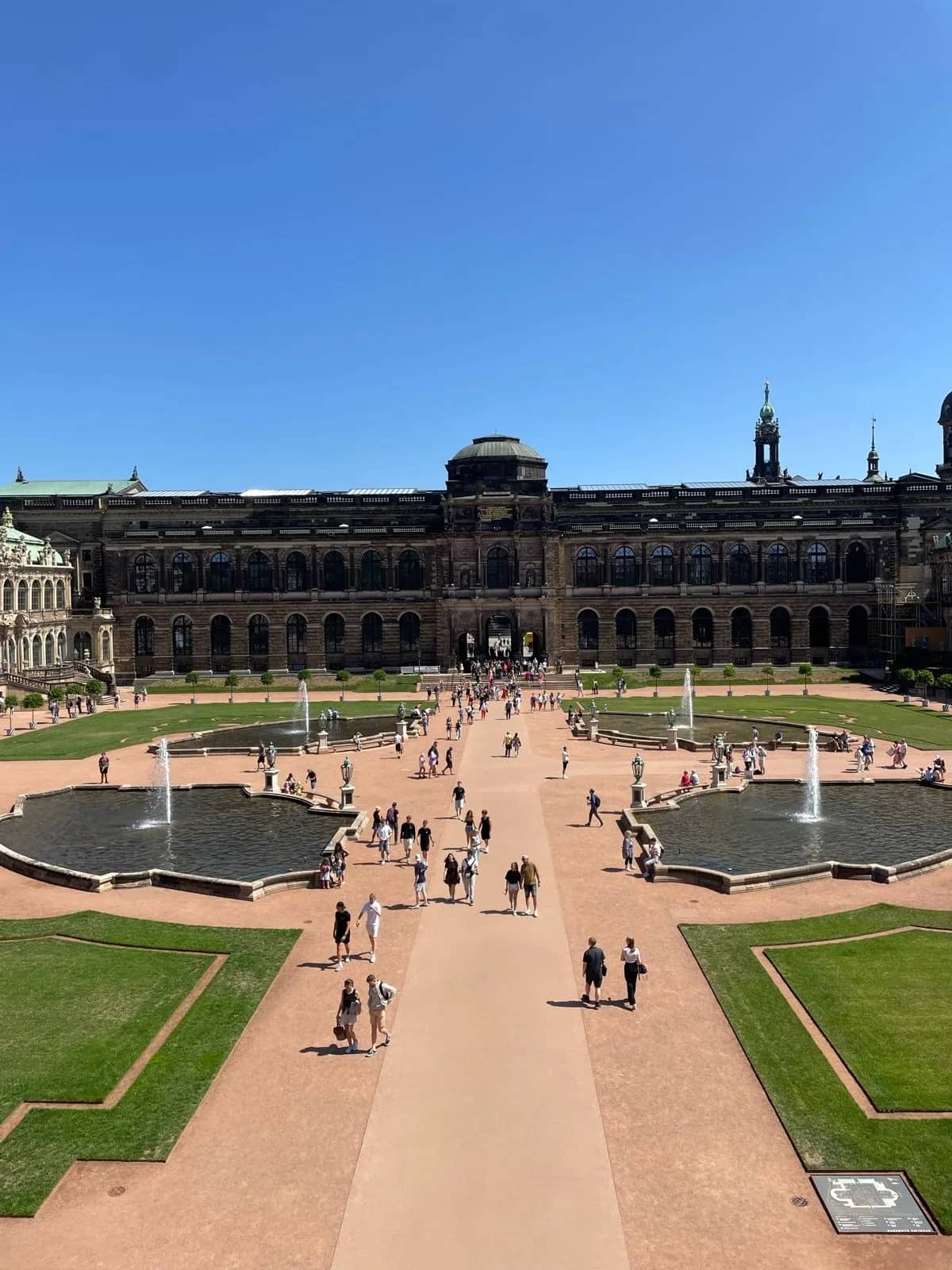 Ďalší pohľad na Zwinger