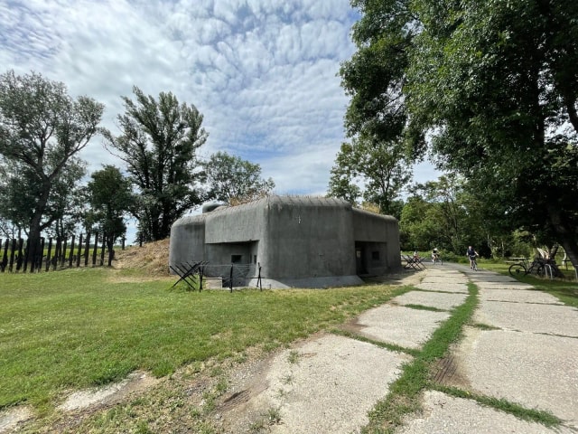 bunker 2