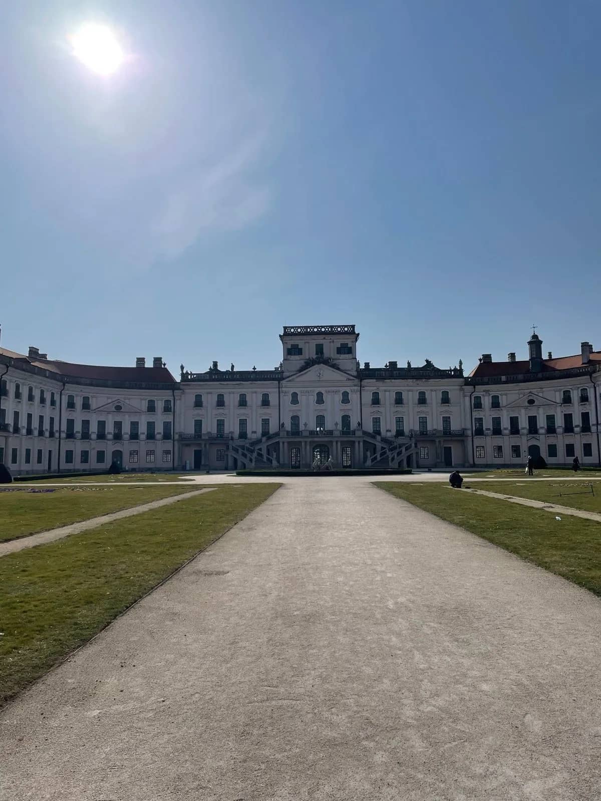 Predná fasáda zámku Esterházy vo Fertőde